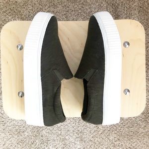 Fabletics: slip on platform sneakers